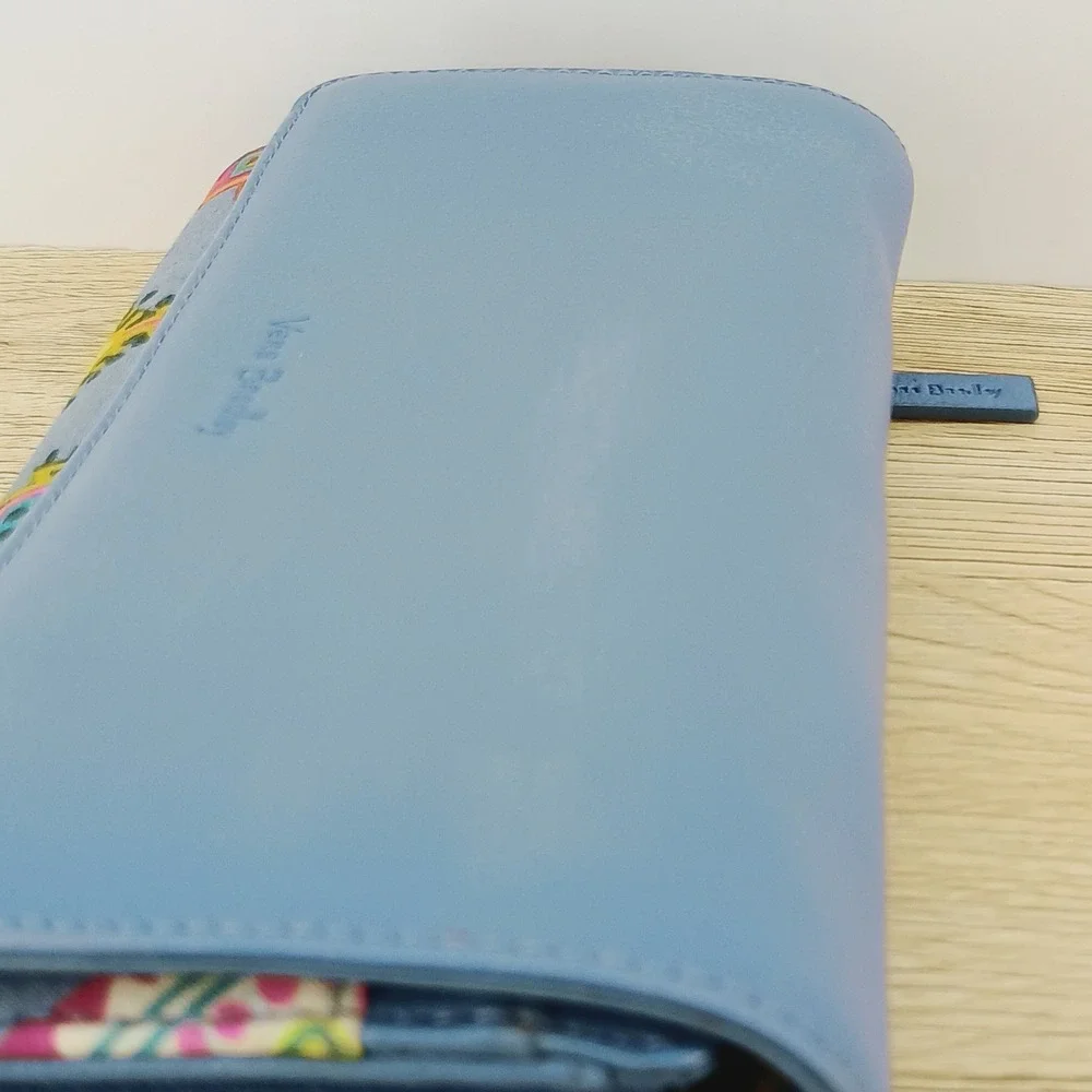 Vera Bradley Trifold Wallet Audrey Painted Medallions Blue Canvas Fabric